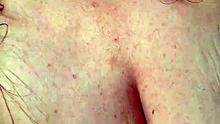 ميسر8 تلحس كسها وتدلك بزازها الكبار