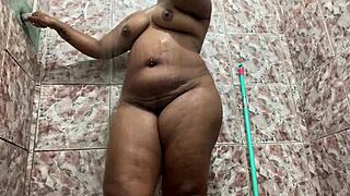 Giant Ass Ebony Shakes It to Funk Beat, Watch Full on Red! 🔥