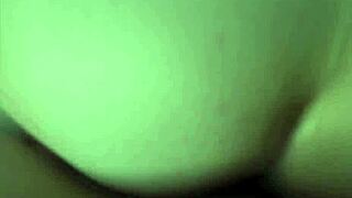 Amateur milf Andy Savage drenches a fan in cum