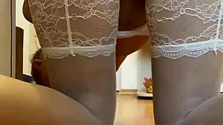 blonde girl comes masturbating her ass