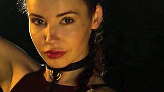 Teen Elilith Noir strips to show off stunning big ass