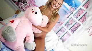 i saw this czech teen aia in bed, shes so erotc and hot