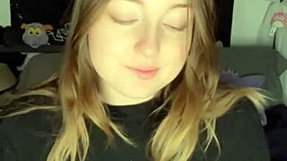 dildo sucking & pussy play with big clit action 😜