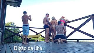 i'm loving this blowbang on the balcony, it's soo hot uh