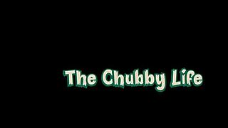 she loves massaging her big hairy pussy in solo amateur session