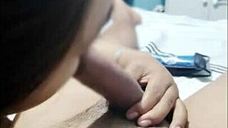 Young gym babe slaps ass while dancing seductively