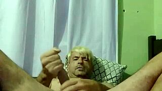 Sex Boy Craves Intense Gay Encounters!