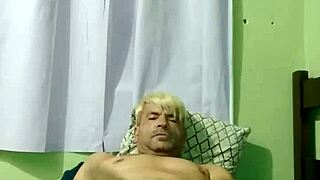 Sex Boy Craves Intense Gay Encounters!