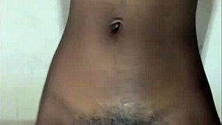 Twerking on a vib-dildo for fun