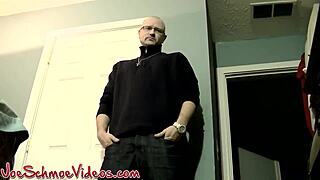 tony just sits back while joe sucks him off! 😜