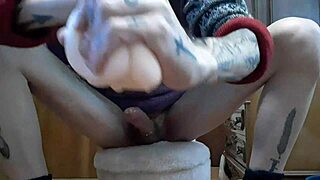 Melvincoficial gay Spanish solo on skates