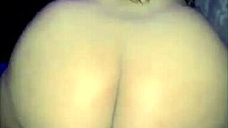 يا، تعوز تمصيني عميق لحد ما أقذف؟