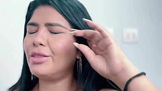 roxy hot pays taxi driver with shaved pussy