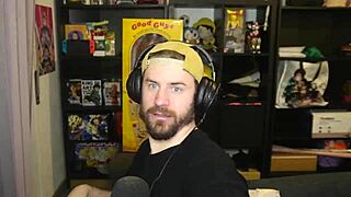 I got kicked out for masturbating in the shower with big tits 😏