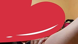 does prima use toys on her latina teen pussy?