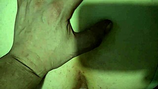 uhh, took it in da butt n he jus sprayed all over my face, oops!