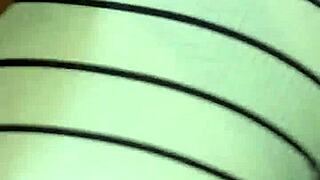 Bírod a szűk puncimat, szomszéd?