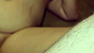 thick milf here, wanna worship my feet tonight?