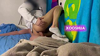 Искаш ли да видиш как се промъквам за анал с огромния кур на новия си заварен татко?