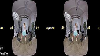 Chrissy Fox's VR Piss Dive Frenzy!