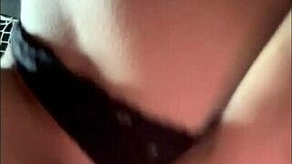 Culona MONTANDO DELICIOSO in steamy Latina photoshoot action