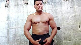 yuri gaúcho, the brazilian bear, gets a huge handjob cumload