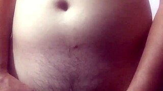 nứng quá, muốn liếm lông mu ngay