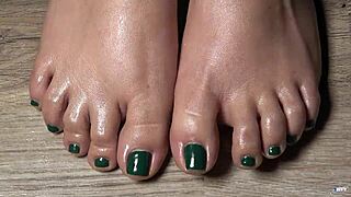 Dive into my green-nailed toes for the ultimate fetish tickle experience. Pure Latina heat!