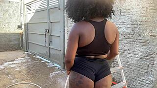 asked neighbor for ladder, got raw pussy instead