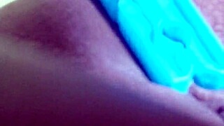 Masturbando Com Um Pregador E Gozando