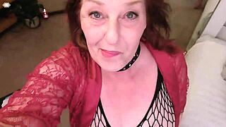 hey, doesn’t this lace lingerie make me look sexy as hell?