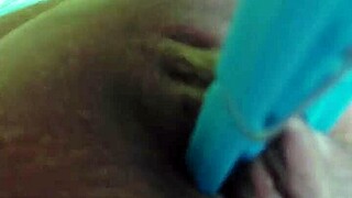 Masturbando Com Um Pregador E Gozando