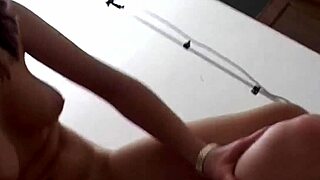 Amiche italiane amatoriali gemono forte in video webcam bollente