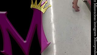 hermosa latina with big ass in public outdoor fun