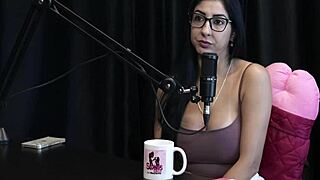 uh, this hot brunette showed her gorgeous tits and pussy... wanted sex but no guys showed, lol! - renatinha melo