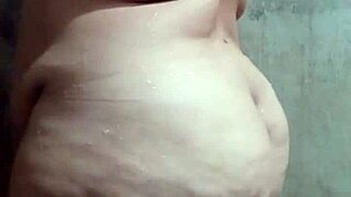 sexy white babe with big ass showers seductively