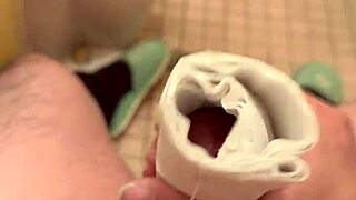 Japanese amateur indulges in solo play with intense focus on every move