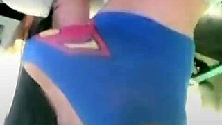 Colombian babe heats up public scene