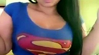 Colombian babe heats up public scene