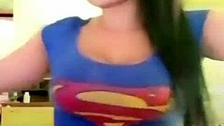 Colombian babe heats up public scene