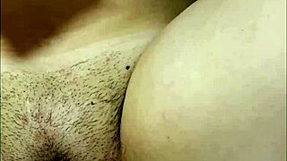 Ever tried going live with a fan for close-up pussy action?