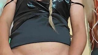 Sexy Crossdressing Transsexual Masturbates