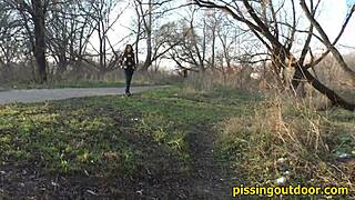 pissing outdoors in hidden spot