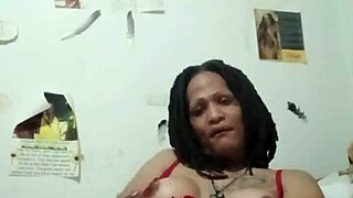 أتسلى بأسلوب التنكر الرجالي الرائع ده في الفيديو الممتع. شوف الإطلالات الفريدة والتعبيرات الإبداعية هنا!