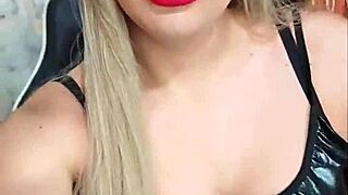 Sexy Crossdressing Transsexual Masturbates