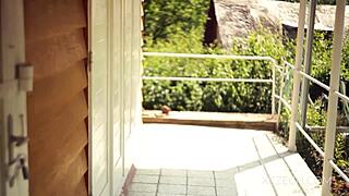 Úžasná teenagerka 18+, chceš vidět, jak si hraje sama?