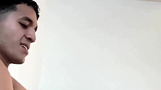 The high class hoe enters the room 😏