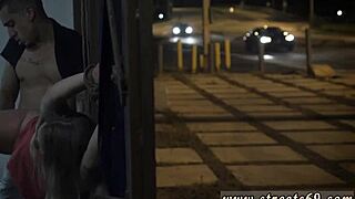 Sestry dominují teen v první anální BDSM veřejné orgii