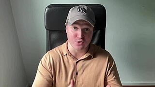 art school setting sparks a unique intimate encounter