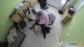 Majhna rdečelaska Luci Power da Loganu pičko, potem jo trdo jebe